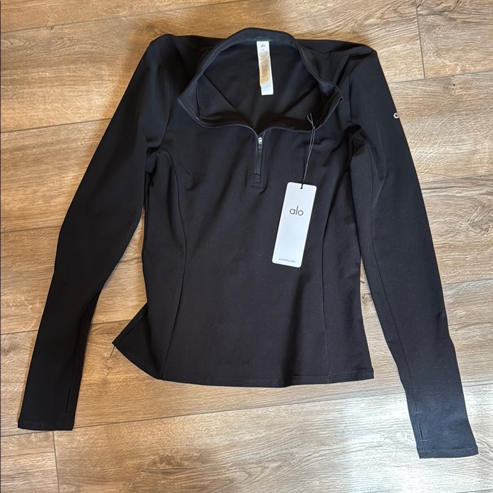 ALO Yoga Women's Black Long Sleeve Top